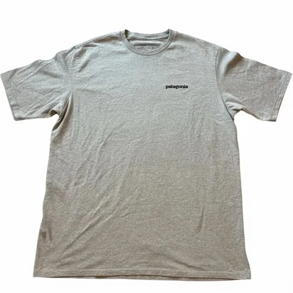 Patagonia Men’s Regular Fit Light Gray Responsibili Short Sleeve Tee Size Medium